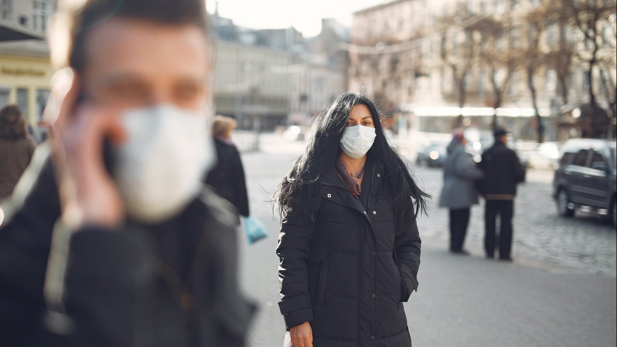 personas-con-mascarillas