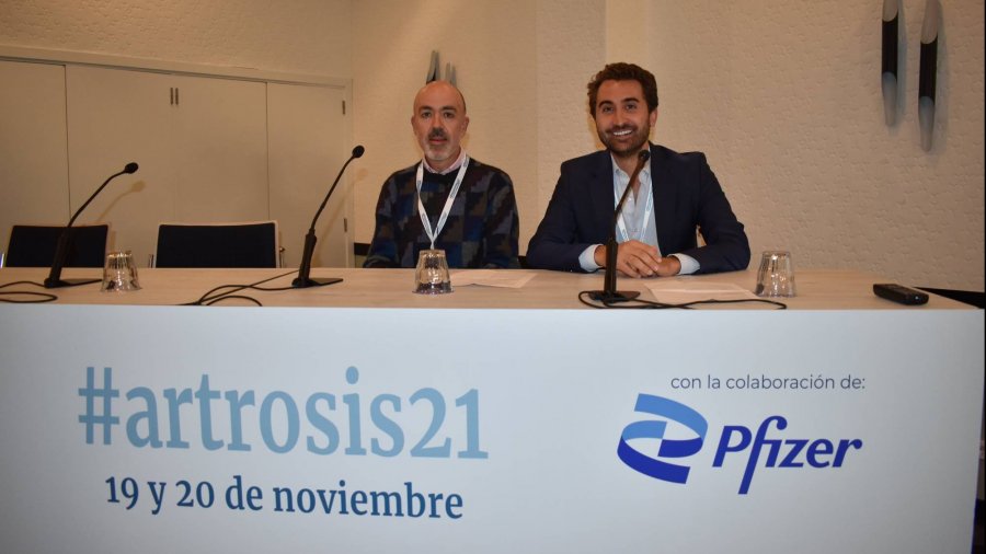 Los coordinadores del ‘I Curso SER de Artrosis’, durante la inauguración, los doctores Cristóbal Orellana y Francisco Castro.