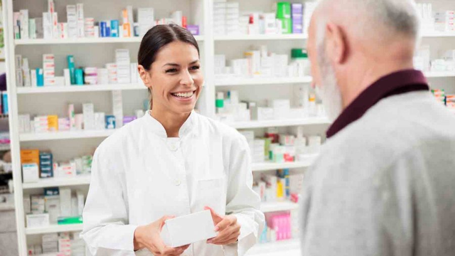 Atención a pacientes en farmacias.