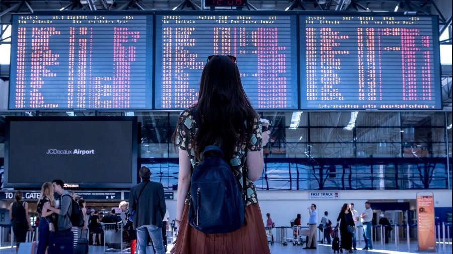 Controles en aeropuertos por la COVID-19