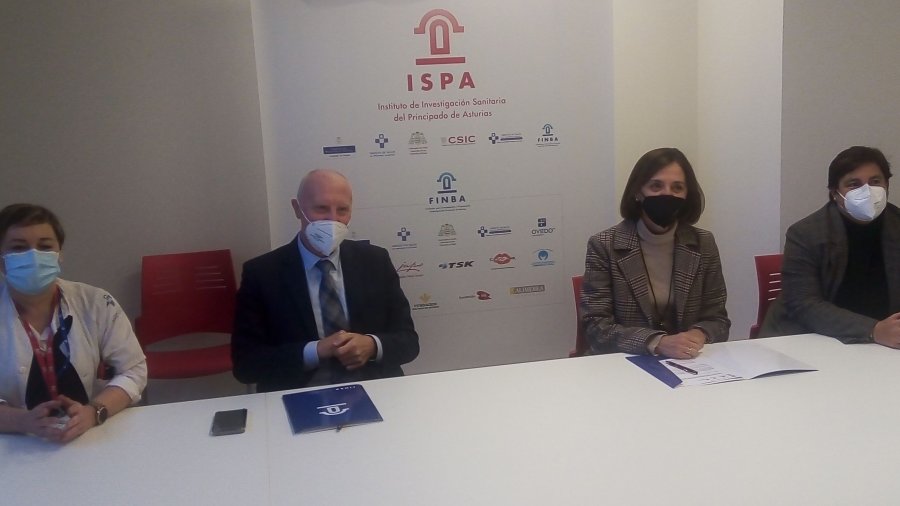 Durante la firma del acuerdo entre Finba y Astellas Pharma.