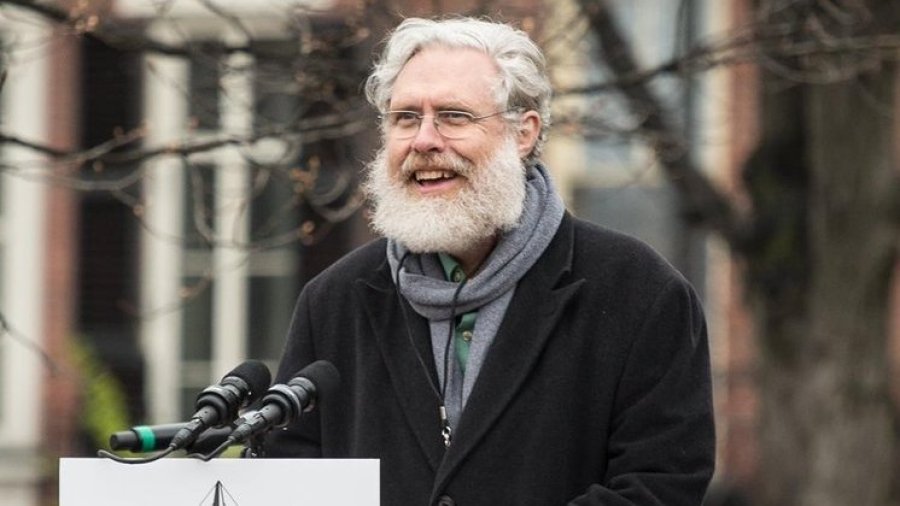 George Church, científico pionero en la lectura y escritura del ADN.