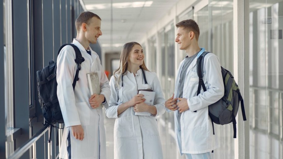 Estudiantes de Farmacia.