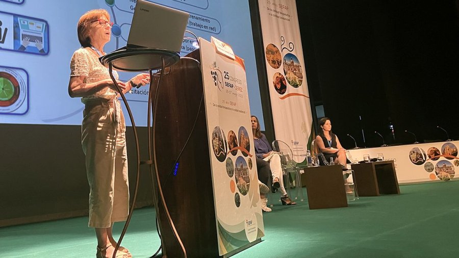 La farmacéutica Mariola Caraballo Camacho en el Congreso de la Sefap.