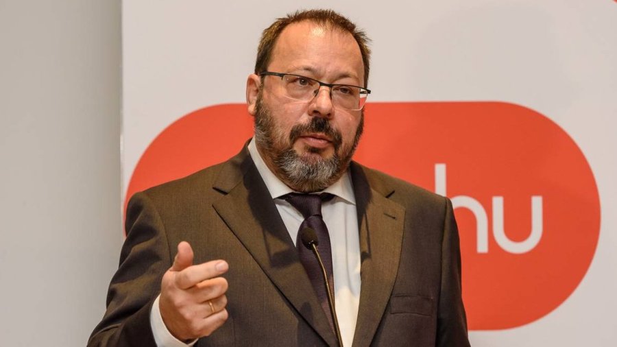 César Hernández, director general de Cartera y Farmacia del SNS.