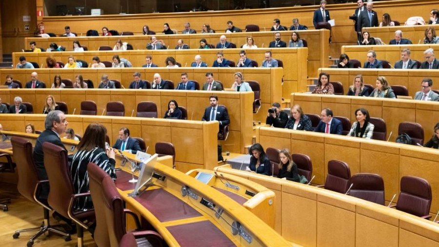 Presentación de informe farmacia rural en el Senado.