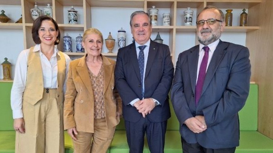 Jesús Aguilar, y la presidenta de GEPAC, Begoña Barragán