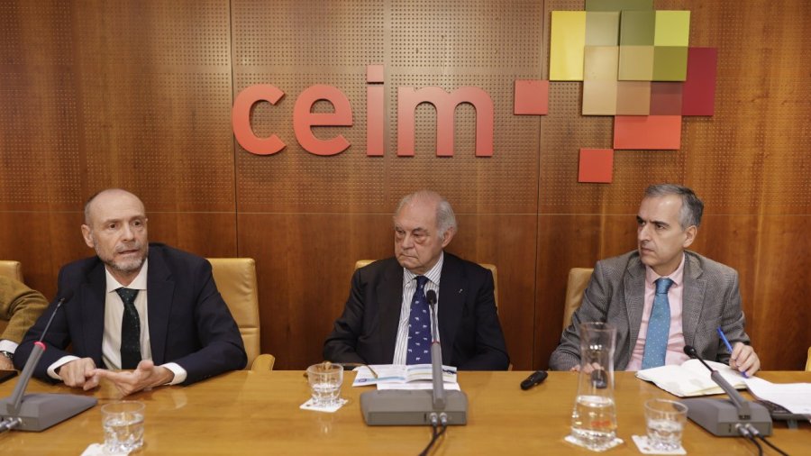 Julio Zarco, Isidro Díaz de Bustamante y Luis Méndez.