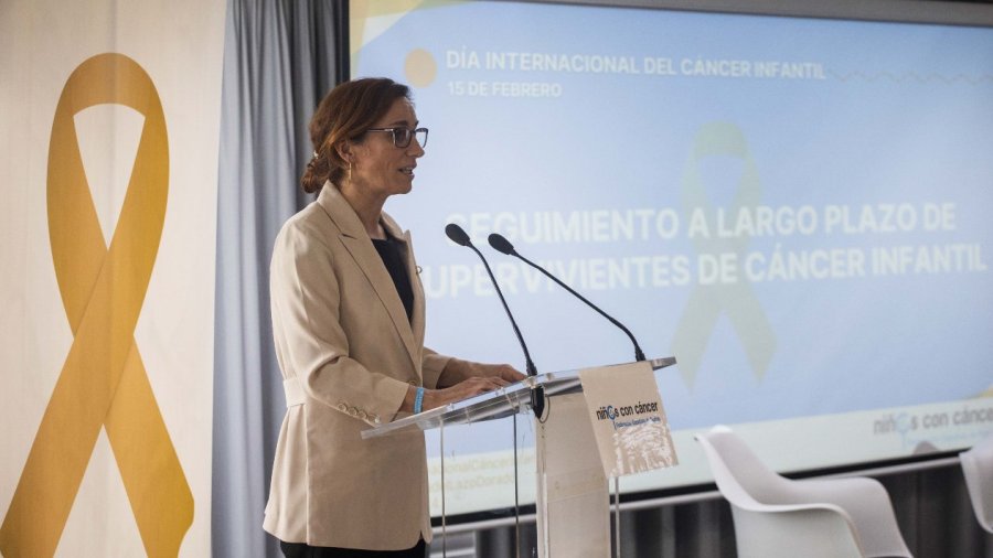 La ministra de Sanidad, Mónica García, durante un acto por el Día Internacional del Cáncer Infantil que organizó la Federación Española de Padres de Niños con Cáncer.