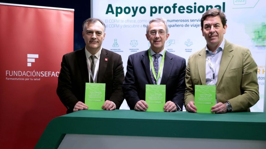 Los presidentes de Sefac, Laboratorios Cinfa y el COFM: Vicente J. Baixauli, Enrique Ordieres y Manuel Martínez del Peral.