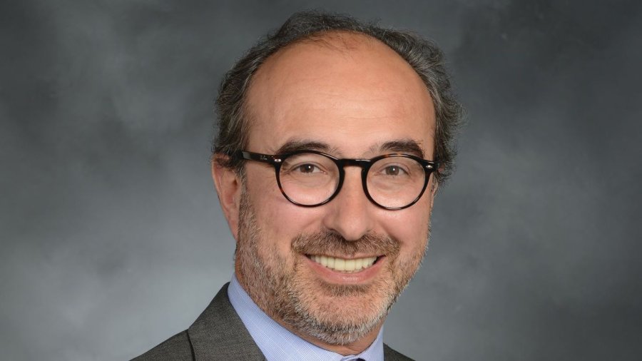 El médico español Manuel Hidalgo, miembro de la junta directiva de la Asociación Estadounidense para la Investigación el Cáncer (AACR).