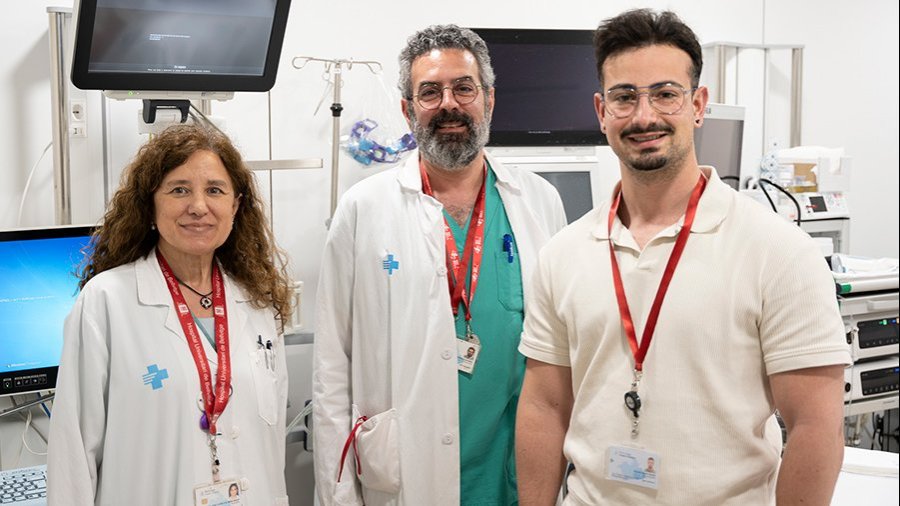De izquierda a derecha, la Dra. María José Colomina; el Dr. Ancor Serrano y Roger Añor