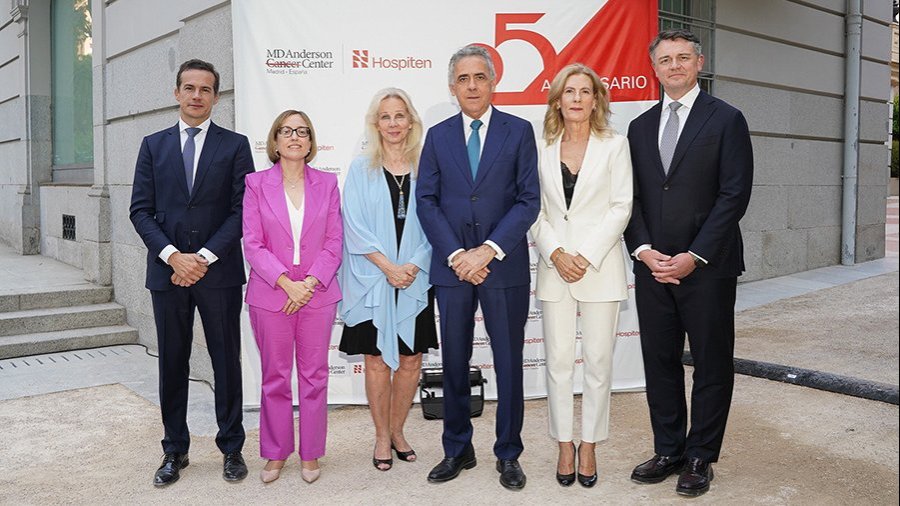 D. Pedro Luis Cobiella Beauvais; Dña. Carmen González; Dra. Deborah Kuban; D. Juan José Hernández Rubio; Dña. Diana Cobiella Beauvais; Dr. Chris McKee