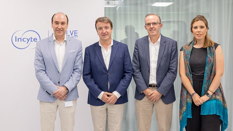 De Izqa a dcha: Juan Díaz; Jesús Moreno García; Lee Heeson; Pilar Jimeno.