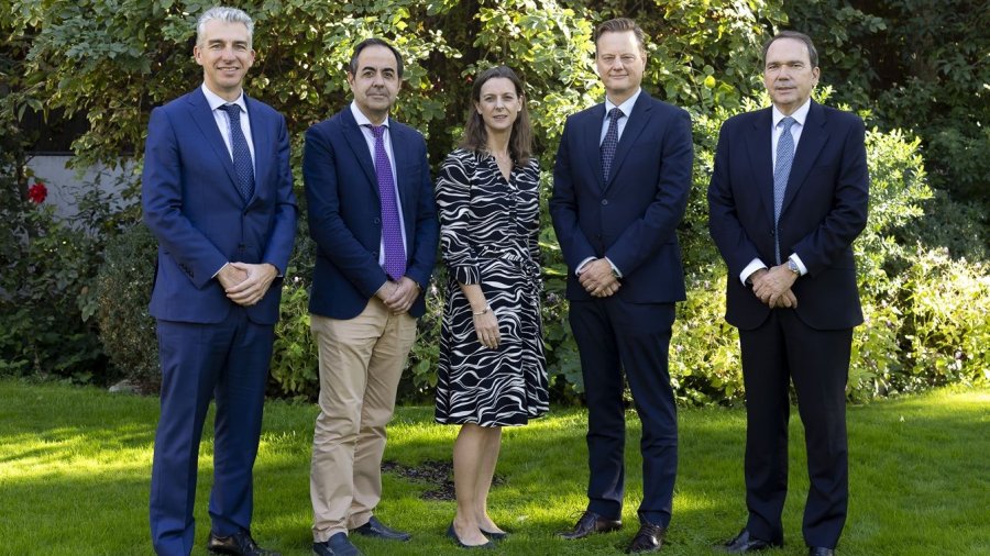 De izquierda a derecha: Antonio Blanco, Javier de Miguel, Sarah Cowley, James Dodd y Guillermo de Juan