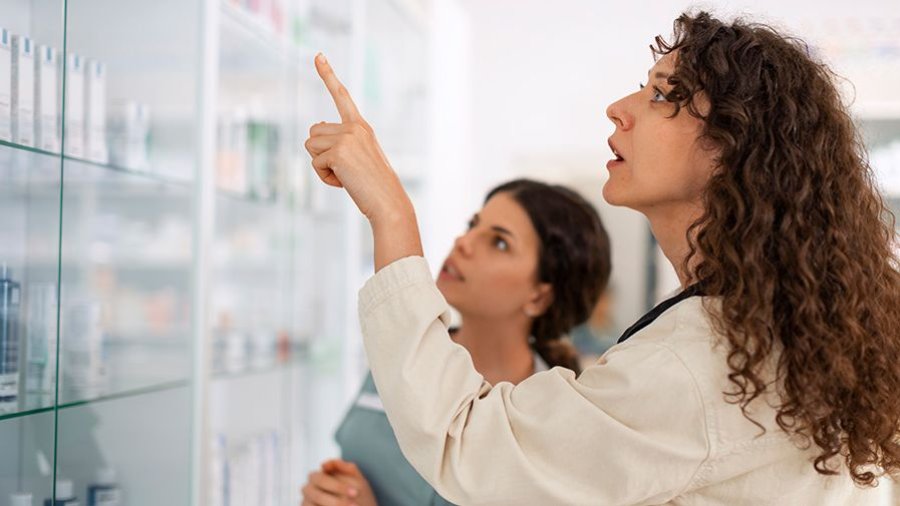 Farmacéutico y paciente