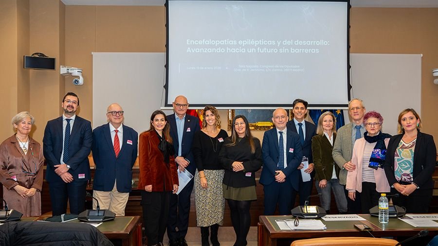 Foto de familia con participantes