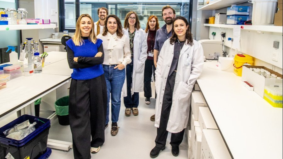 El equipo de Aptadel Therapeutics en sus laboratorios del Parque Científico de la Universidad de Barcelona (PCB-UB). FOTO: Aptadel Therapeutics