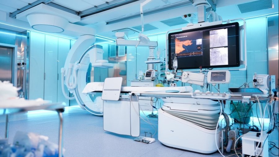 Máquina de Fluoroscopía  que se utiliza para cardiopatías