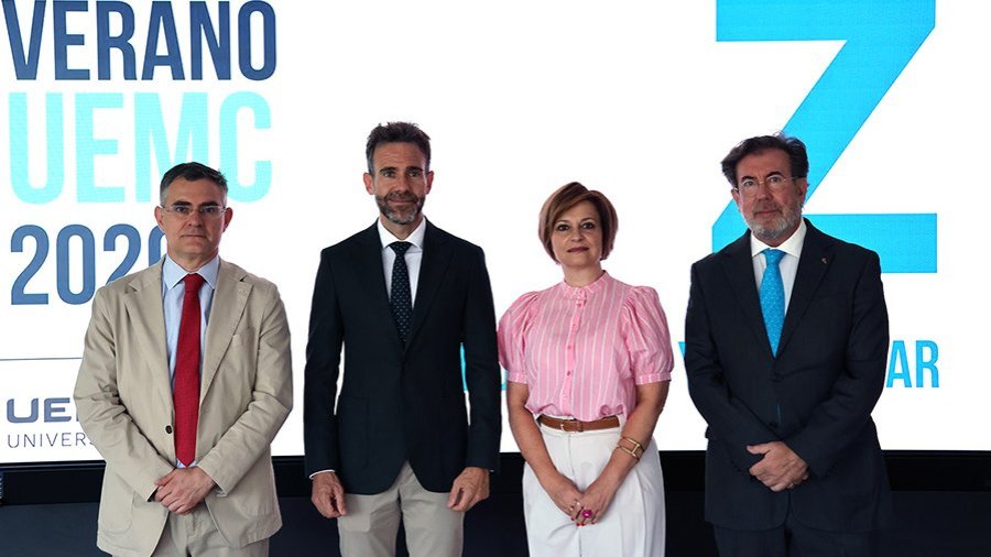 Carlos Roncero; David García López (rector de la UEMC); Berta García Otero (vicerrectora de Estudiantes y Vida Universitaria); y Carlos Egea
