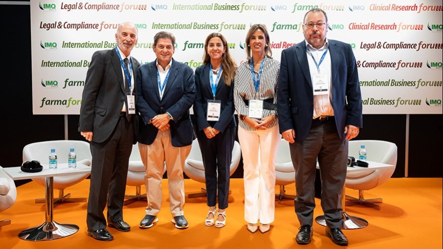 De izquierda a derecha: Eduardo Sanz; Raúl Díaz-Varela; Mar Fábregas; Elena Casaus; César Hernández